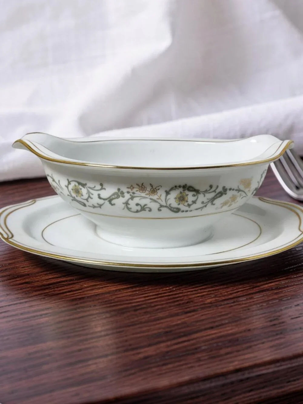 Vintage 1960s Noritake Japan #6223 Creston Porcelain Gravy Boat.